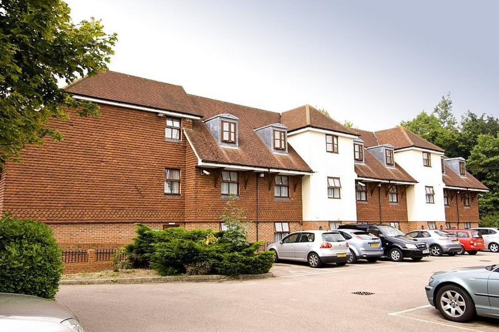 Premier Inn London Gatwick Airport South - London Road Crawley  Dış mekan fotoğraf