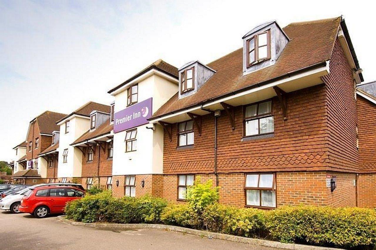 Premier Inn London Gatwick Airport South - London Road Crawley  Dış mekan fotoğraf