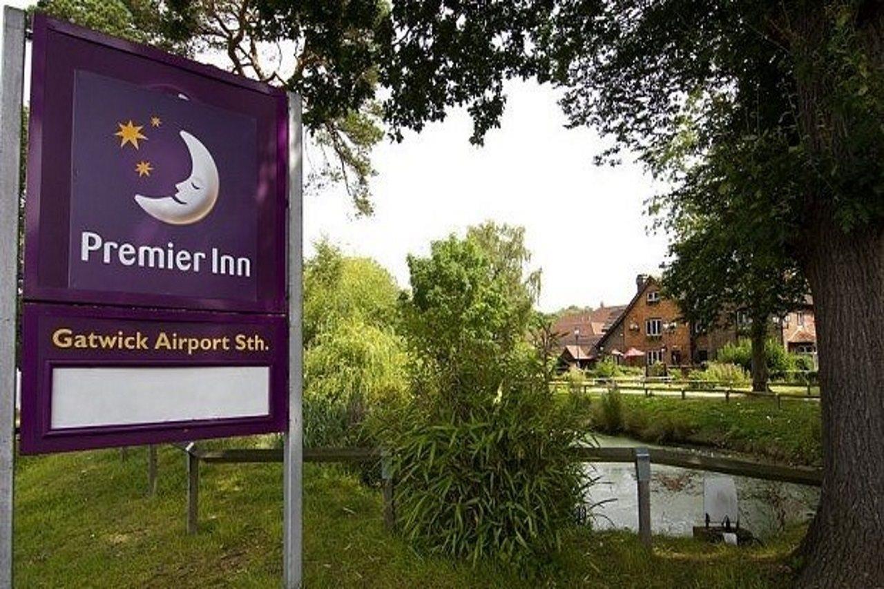 Premier Inn London Gatwick Airport South - London Road Crawley  Dış mekan fotoğraf